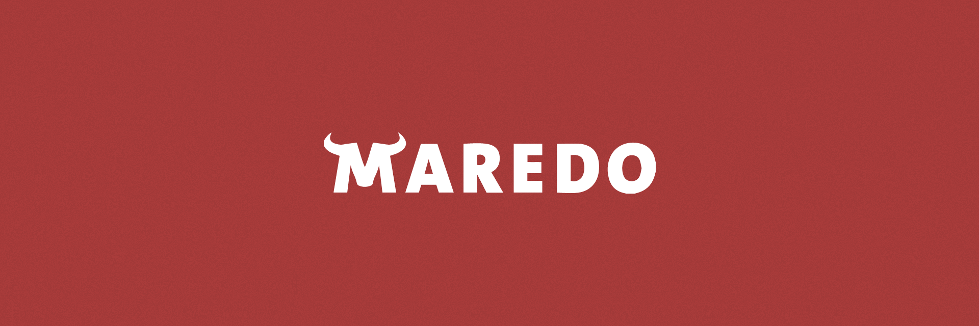 MAREDO Logo auf rotem Hintergrund